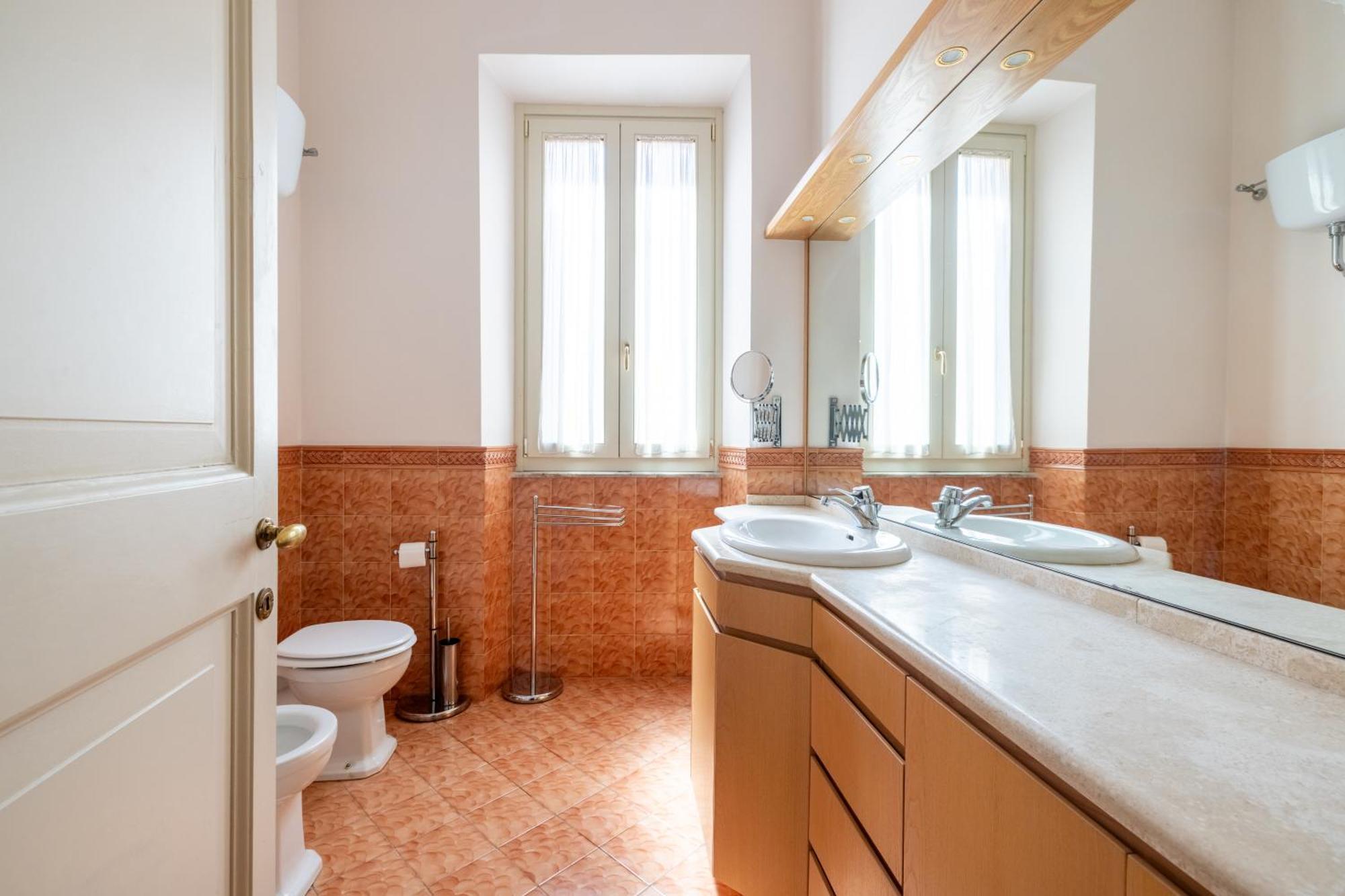 Charming Apartment At Spanish Steps, No Elevator Rome Bagian luar foto